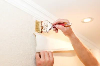 Pose de papier peint à Cateri — revêtements muraux et toiles de verre